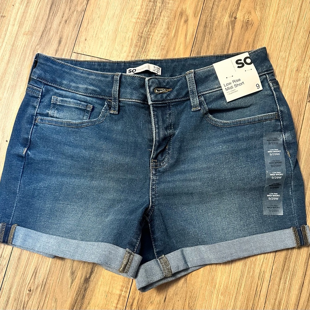 Juniors' SO® Low-Rise Midi Shorts size 9